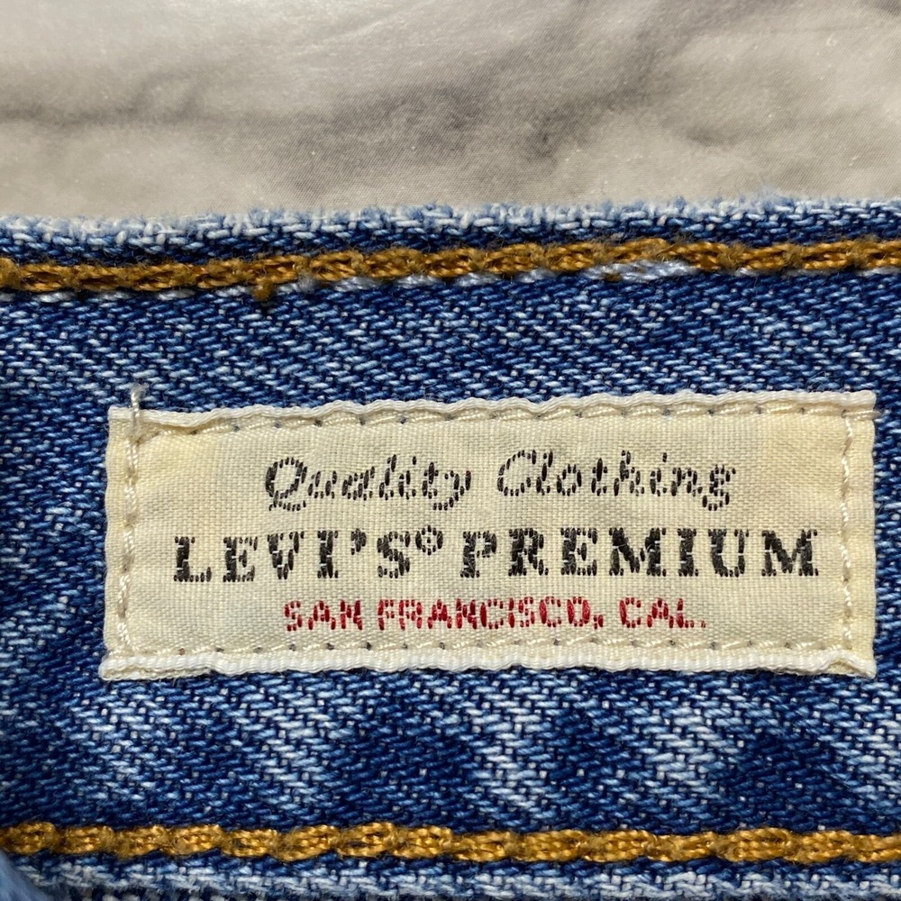 Levis Wedgie Jeans Womens Size 26 Blue PREMIUM Denim Button‎ Fly Cotton Denim - Picture 3 of 12